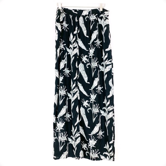 Roxy Dresses & Skirts - NWOT Roxy Black Floral Maxi Skirt - L